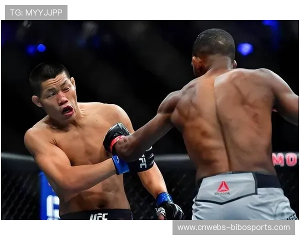 肖龙反思比赛表现，李景亮建议其放松心态追求出拳速度